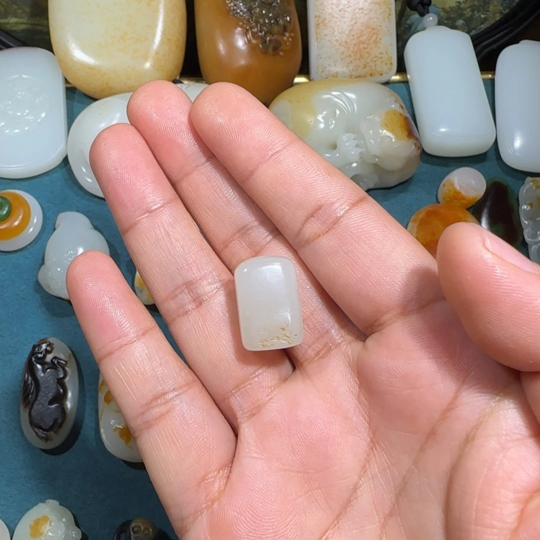 和田玉颈饰未镶嵌鉴****）