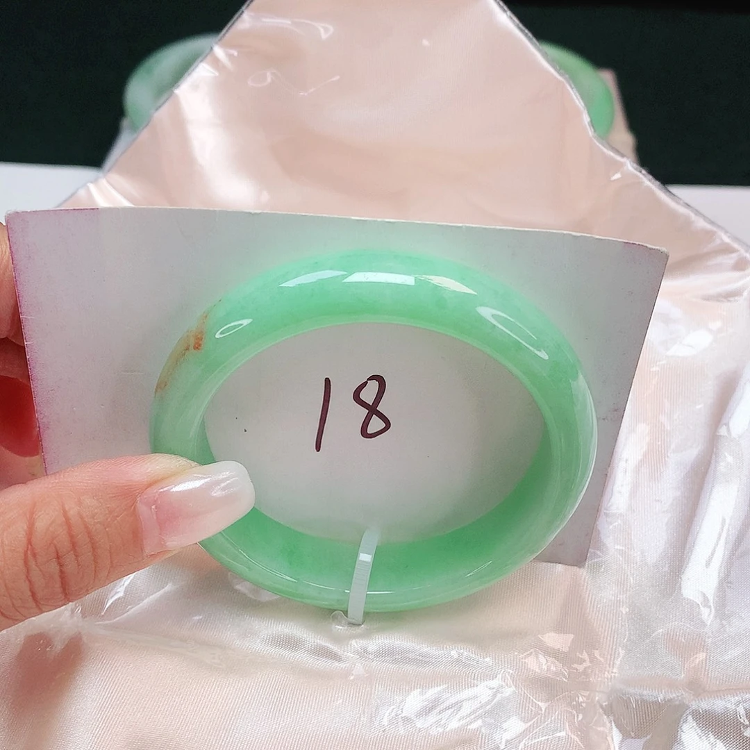 翡翠未镶嵌手镯 正圈53