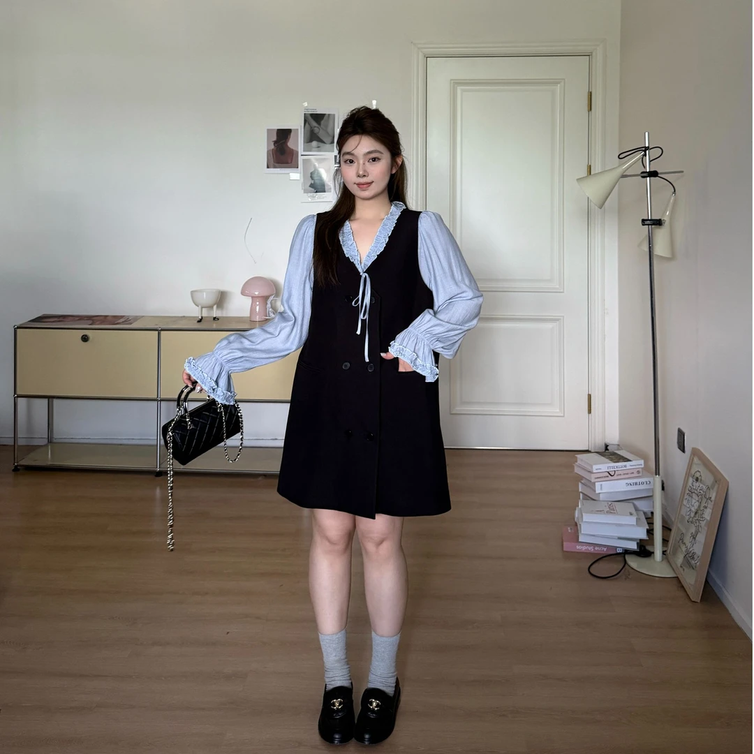 晶咕软软【北欧日记】法式秋季收腰木耳边喇叭袖系带衬衫+马甲裙