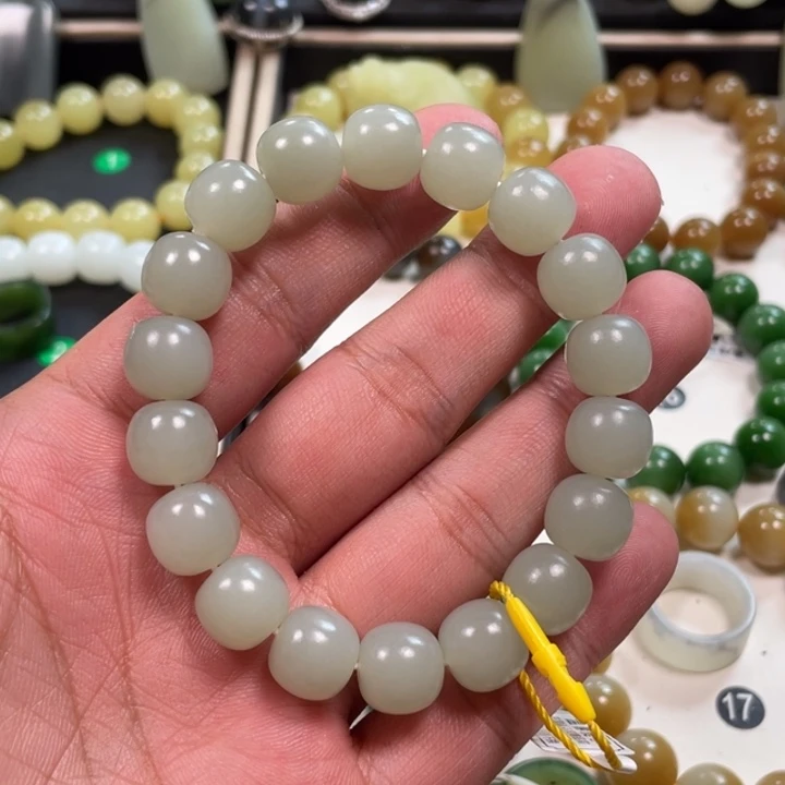 未镶嵌手串和田玉新疆且末青白卡12精品老型柔光