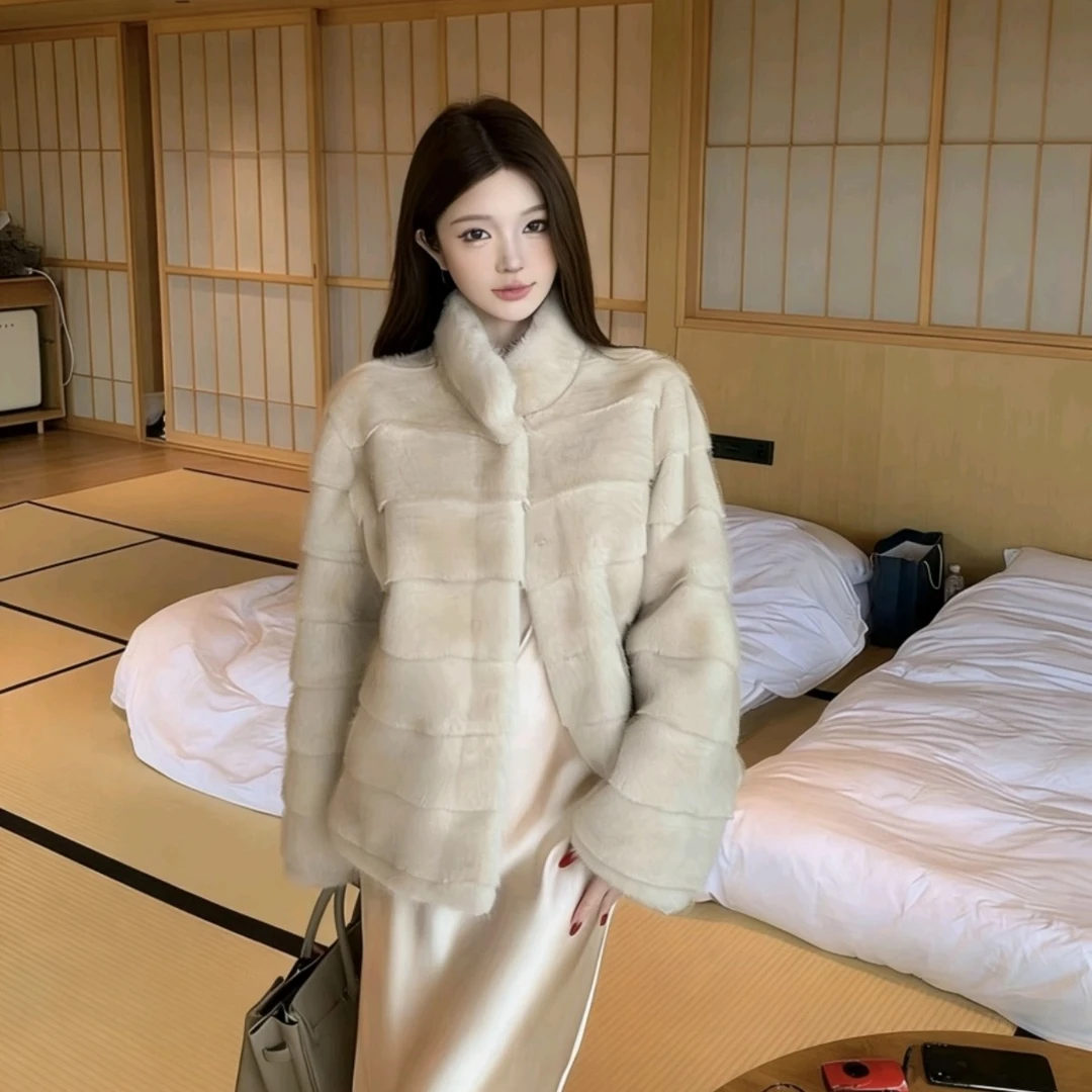 冬季新款大码251026加绒加厚款女气质高级轻奢显瘦外套