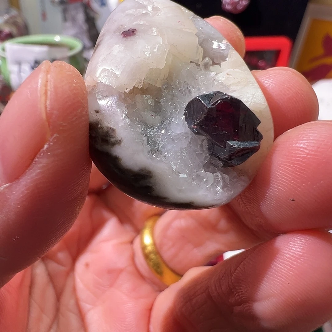 天然辰砂乌晶砂吊坠水晶