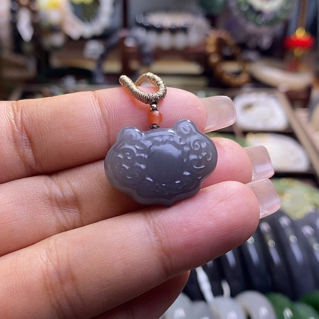 颈饰未镶嵌和田玉烟紫老矿料高冰浓紫如意锁