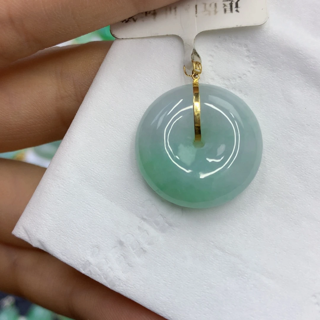 翡翠18K金镶嵌颈饰翡翠