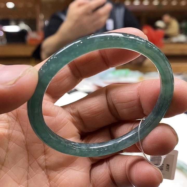 翡翠未镶嵌手镯翡翠手镯51、卡6