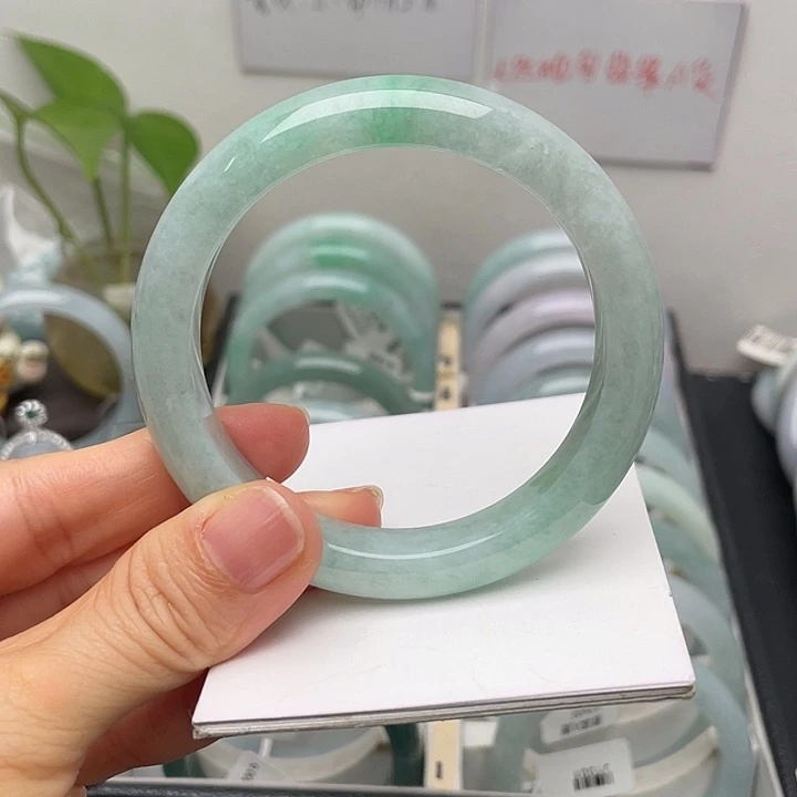 翡翠未镶嵌手镯56.6正圈