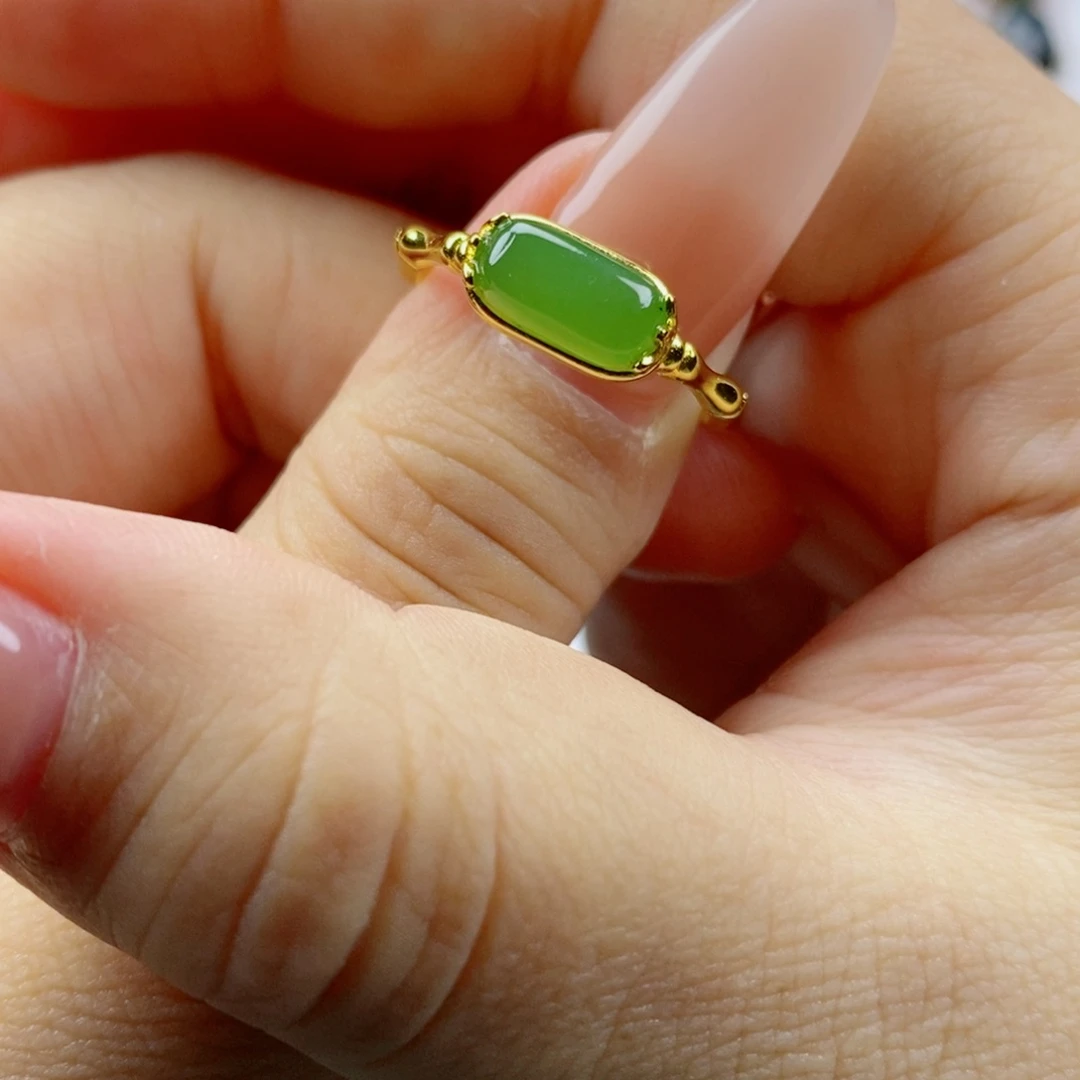 未镶嵌戒指和田玉（碧玉）