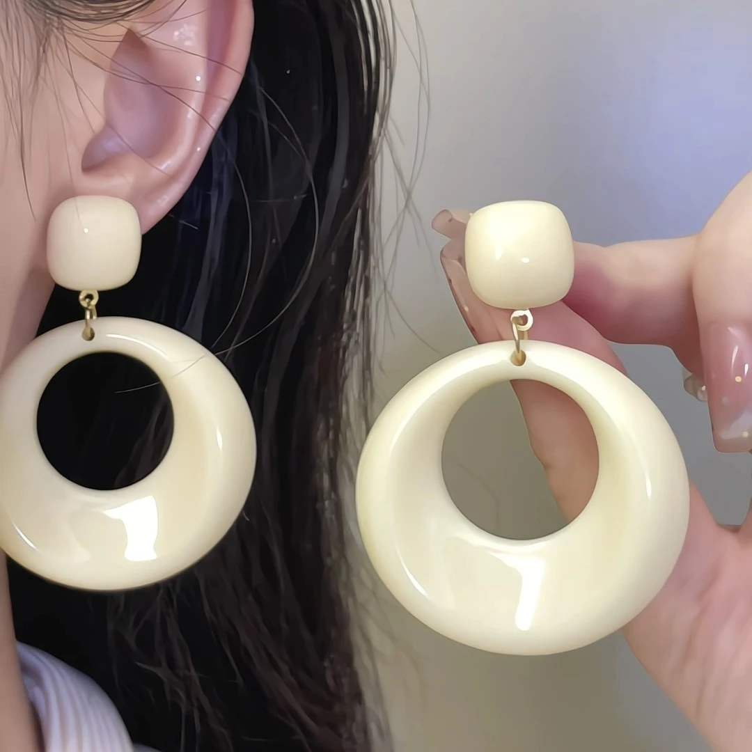 非金属亚克力耳饰 港风复古圆脸显瘦法式气质轻奢小众夸张大耳坠