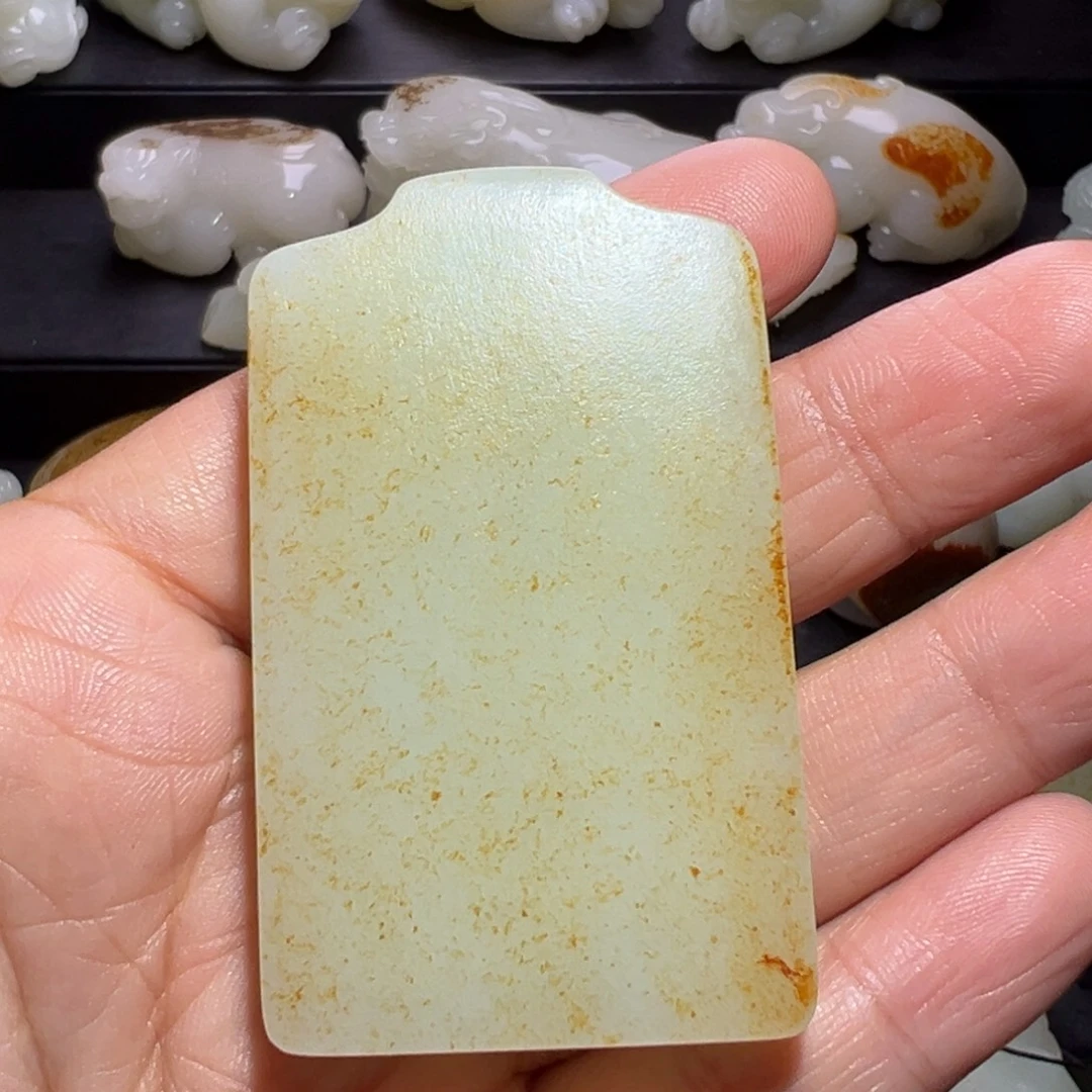 攸***y和田玉未镶嵌颈饰