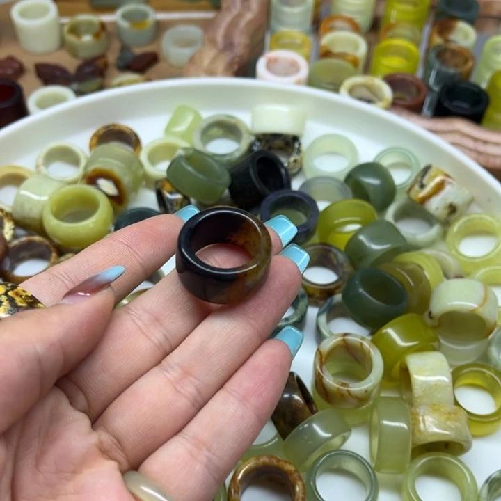 蜗****蛇纹石玉未镶嵌戒圈