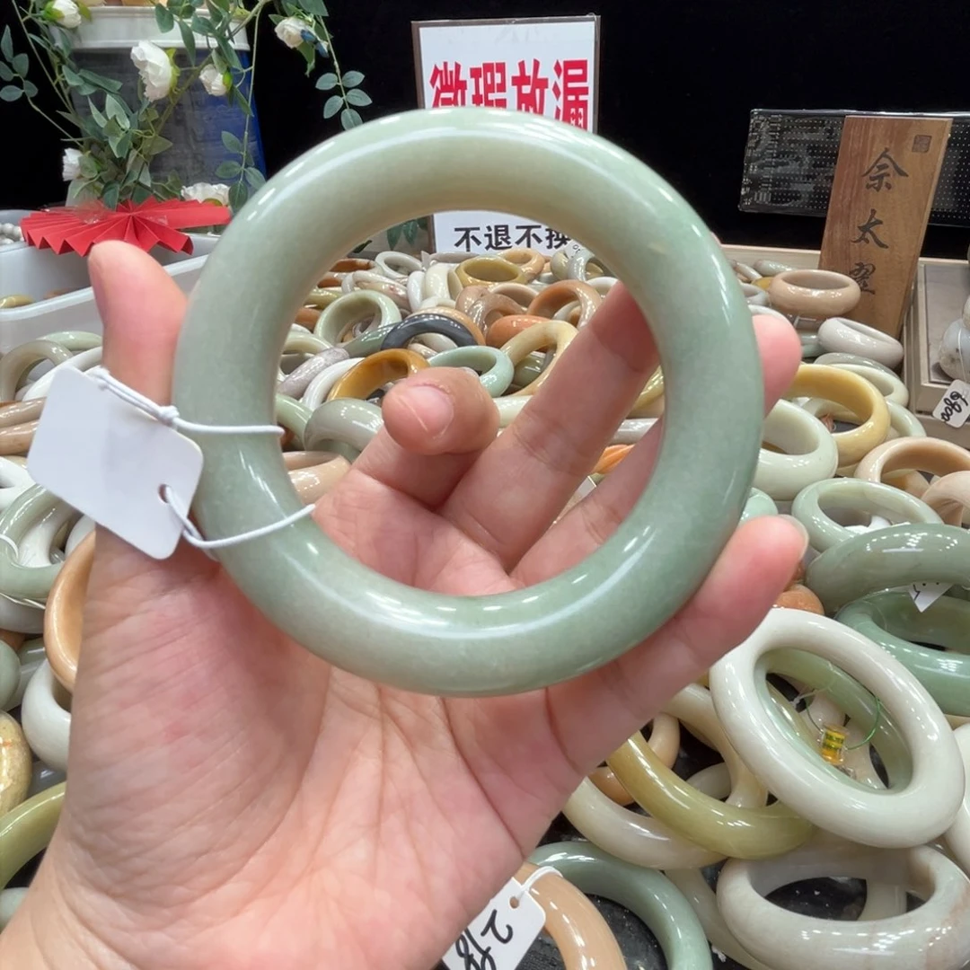 石英质玉手镯（圆镯）未镶嵌