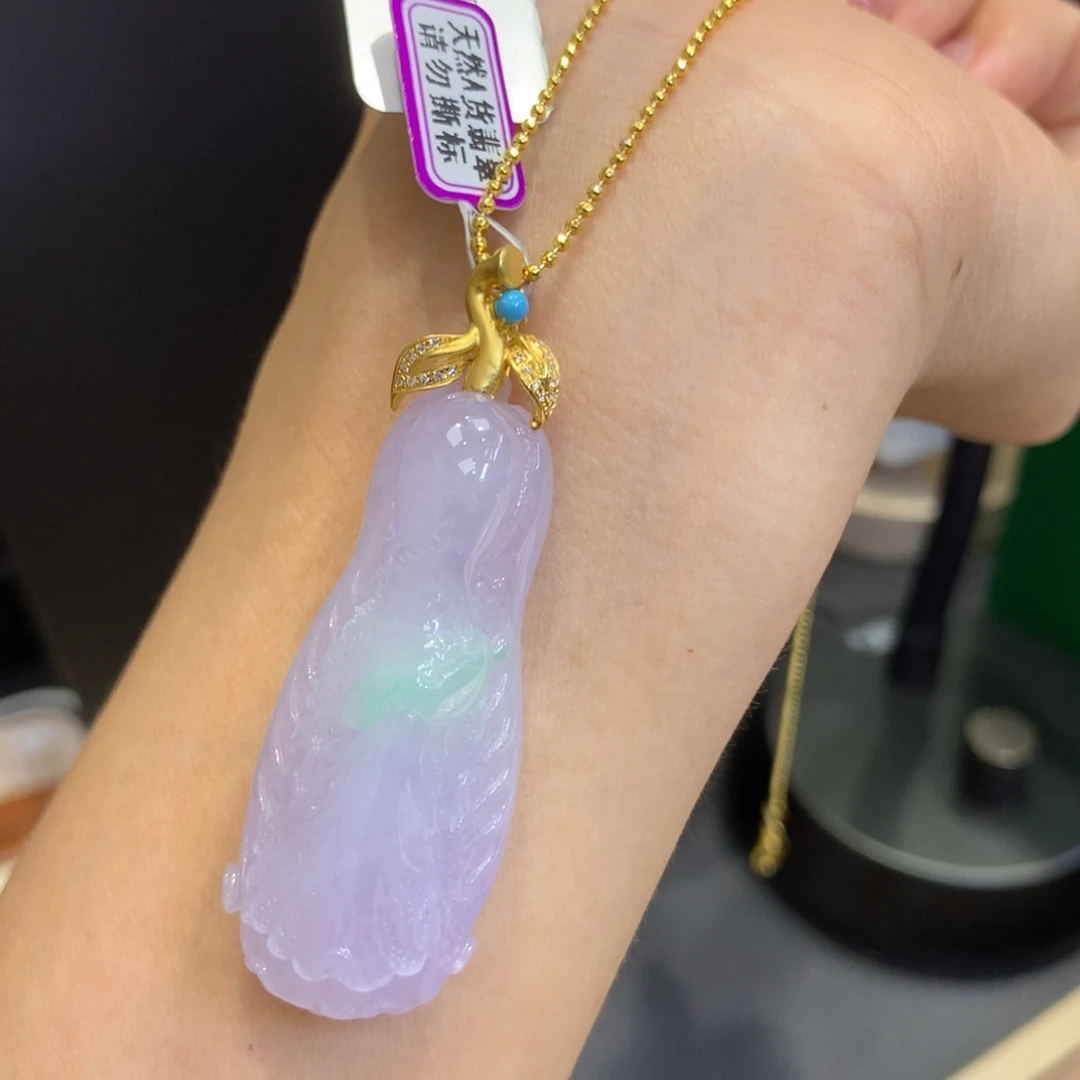 颈饰18K金镶嵌翡翠