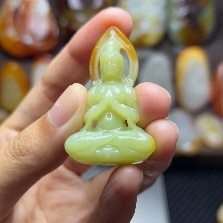 和田玉未镶嵌颈饰