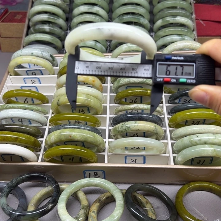 蛇纹石玉未镶嵌手镯39