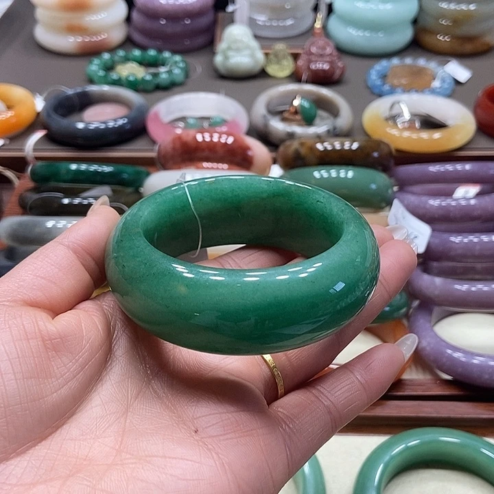 石英质玉未镶嵌手镯