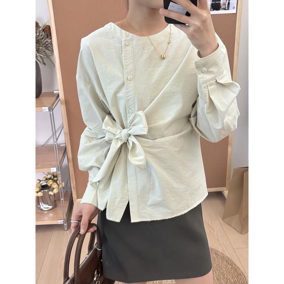 8335#早秋简约设计感轻熟风斜肩衬衫