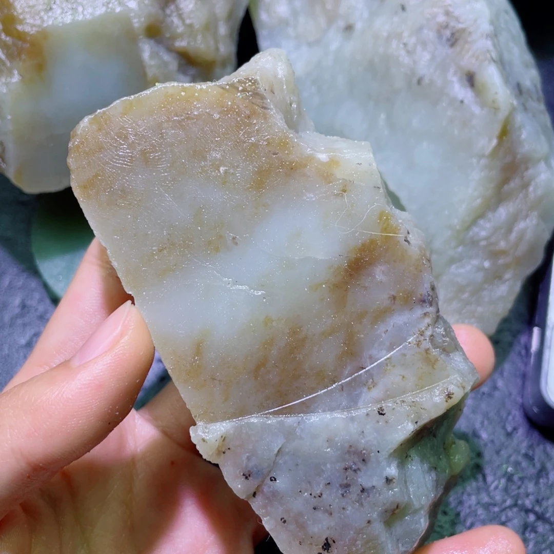 和田玉未镶嵌珠宝半成品