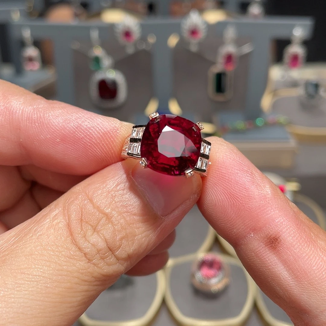 18K金镶嵌戒指碧玺9.4ct