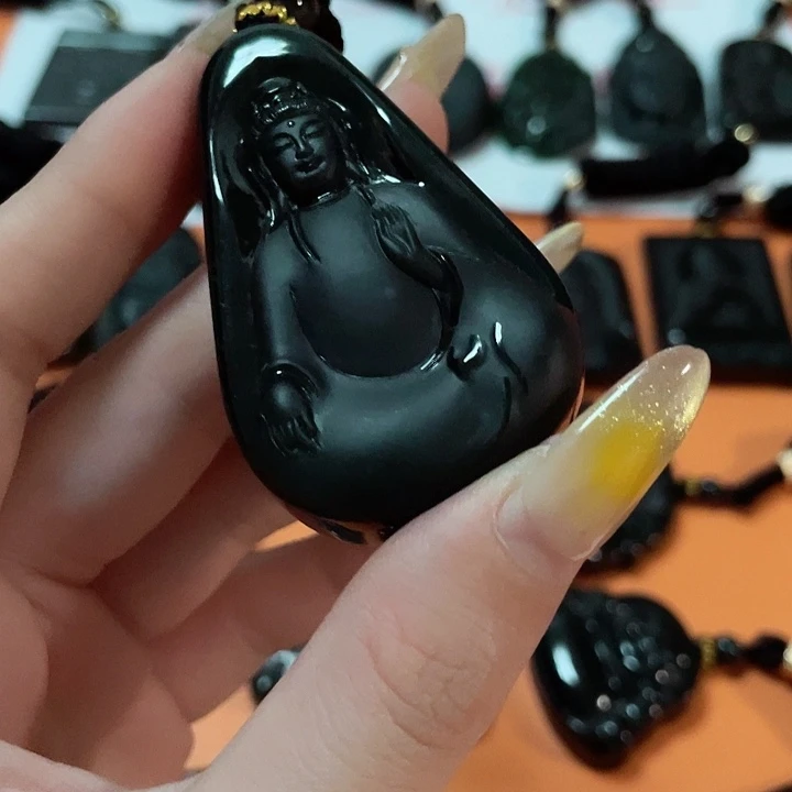 翡翠颈饰未镶嵌罗*