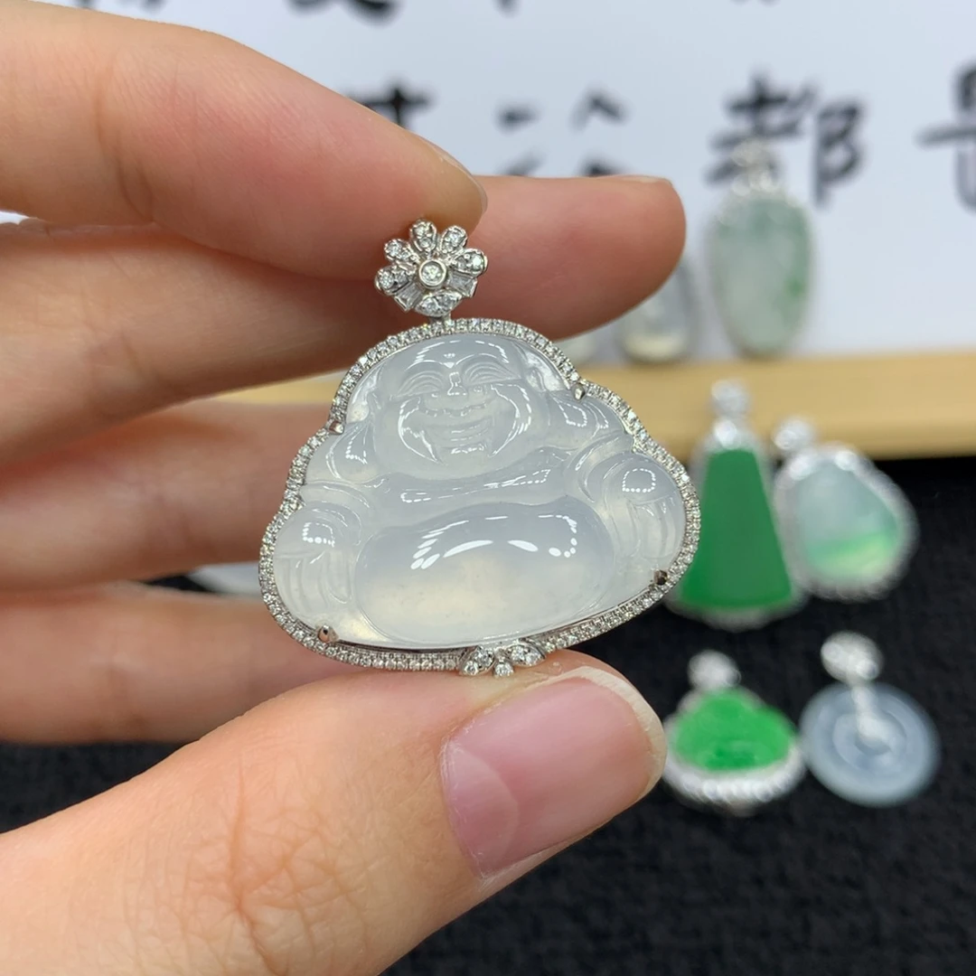 翡翠18K金镶嵌颈饰佛公