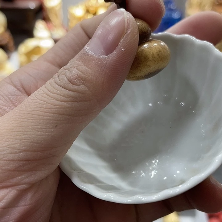 瓷片精致雕刻工艺