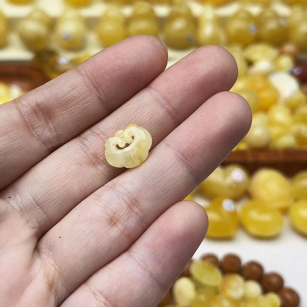 蜜蜡未镶嵌裸石天然