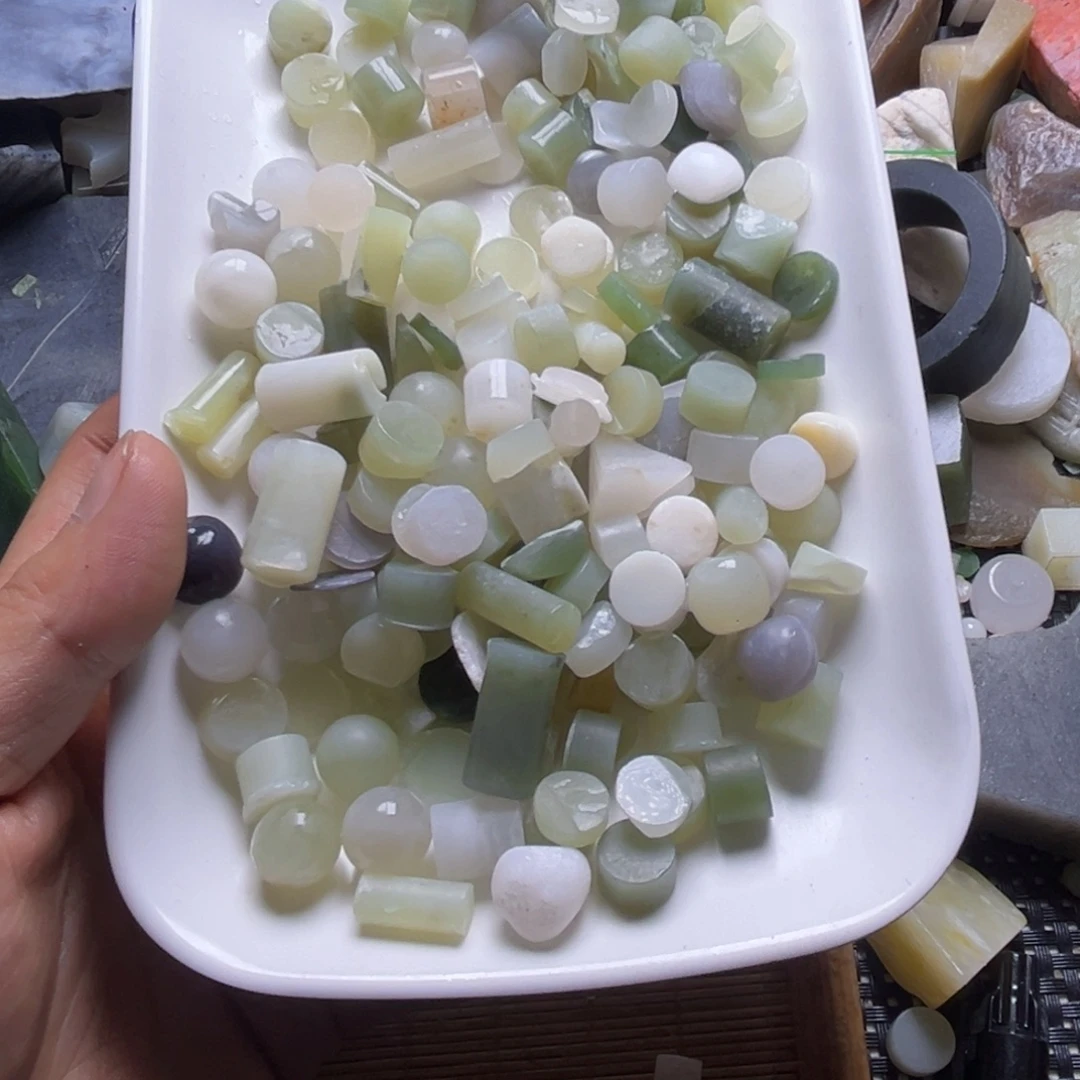 和田玉（糖玉）未镶嵌挂件