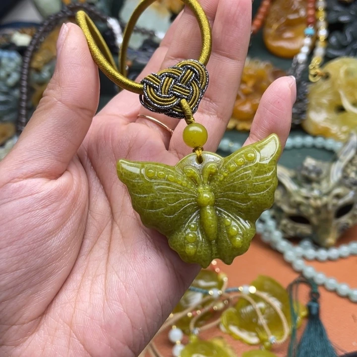 蛇纹石玉未镶嵌吊坠