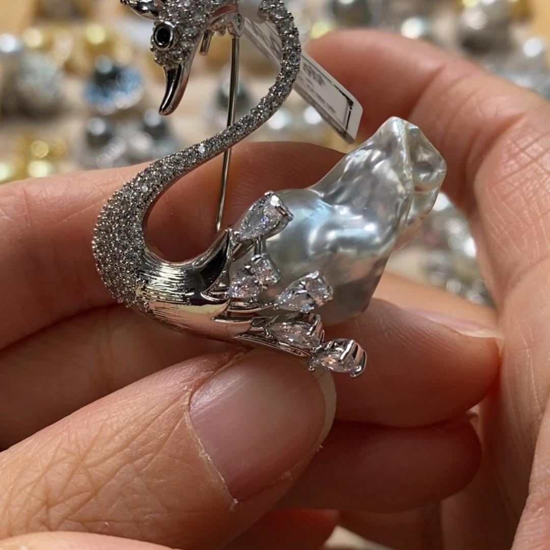 海水珍珠胸饰合金