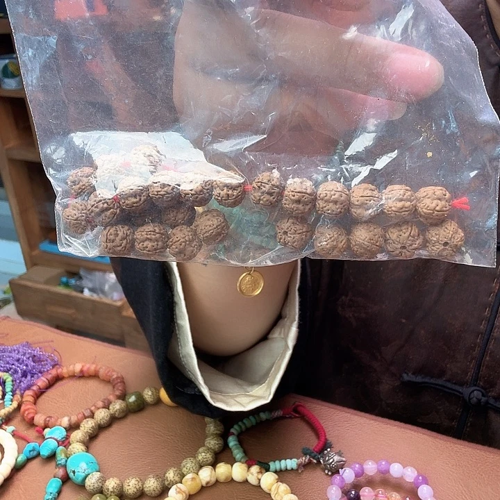 南红玛瑙未镶嵌颈饰