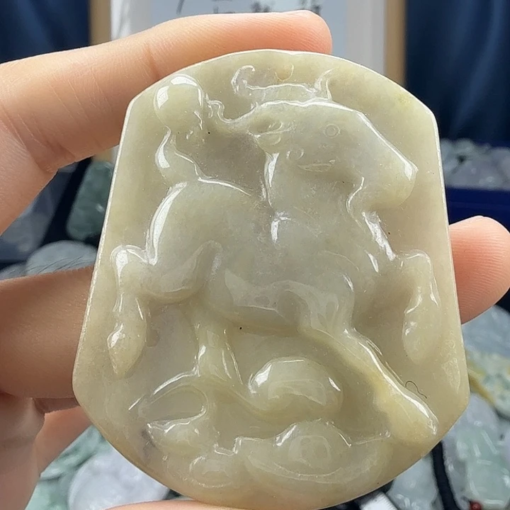 翡翠未镶嵌颈饰翡翠