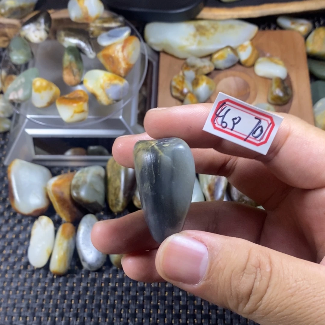 和田玉（糖玉）未镶嵌挂件