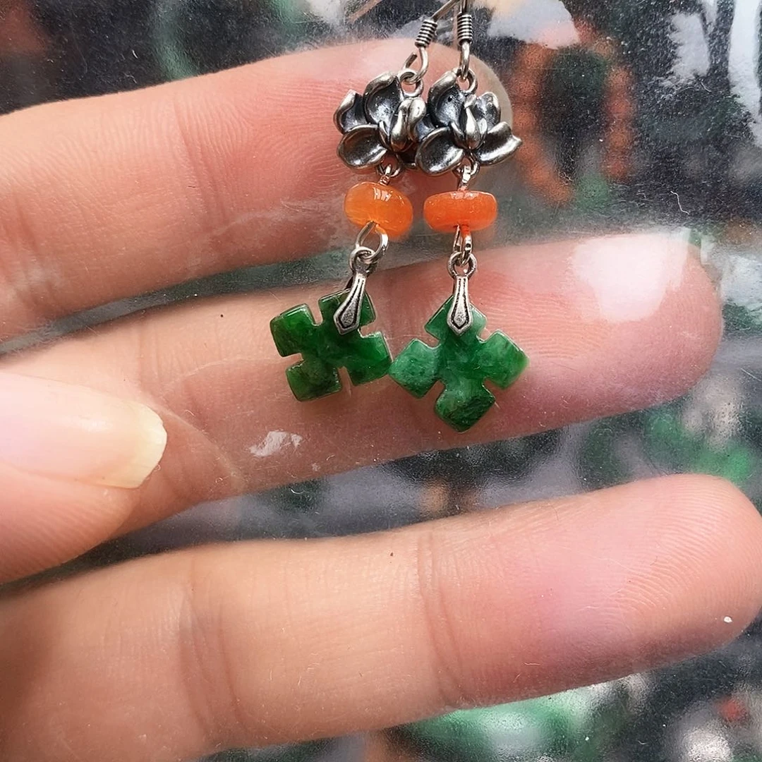 银S925镶嵌翡翠耳饰漂亮美眉