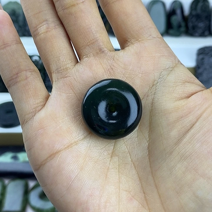 风***淡蛇纹石玉未镶嵌面包平安扣