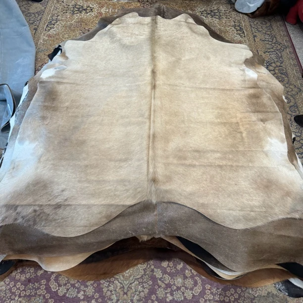 【本尼家】F174 220x195cm专拍牛皮地毯家用轻奢手工