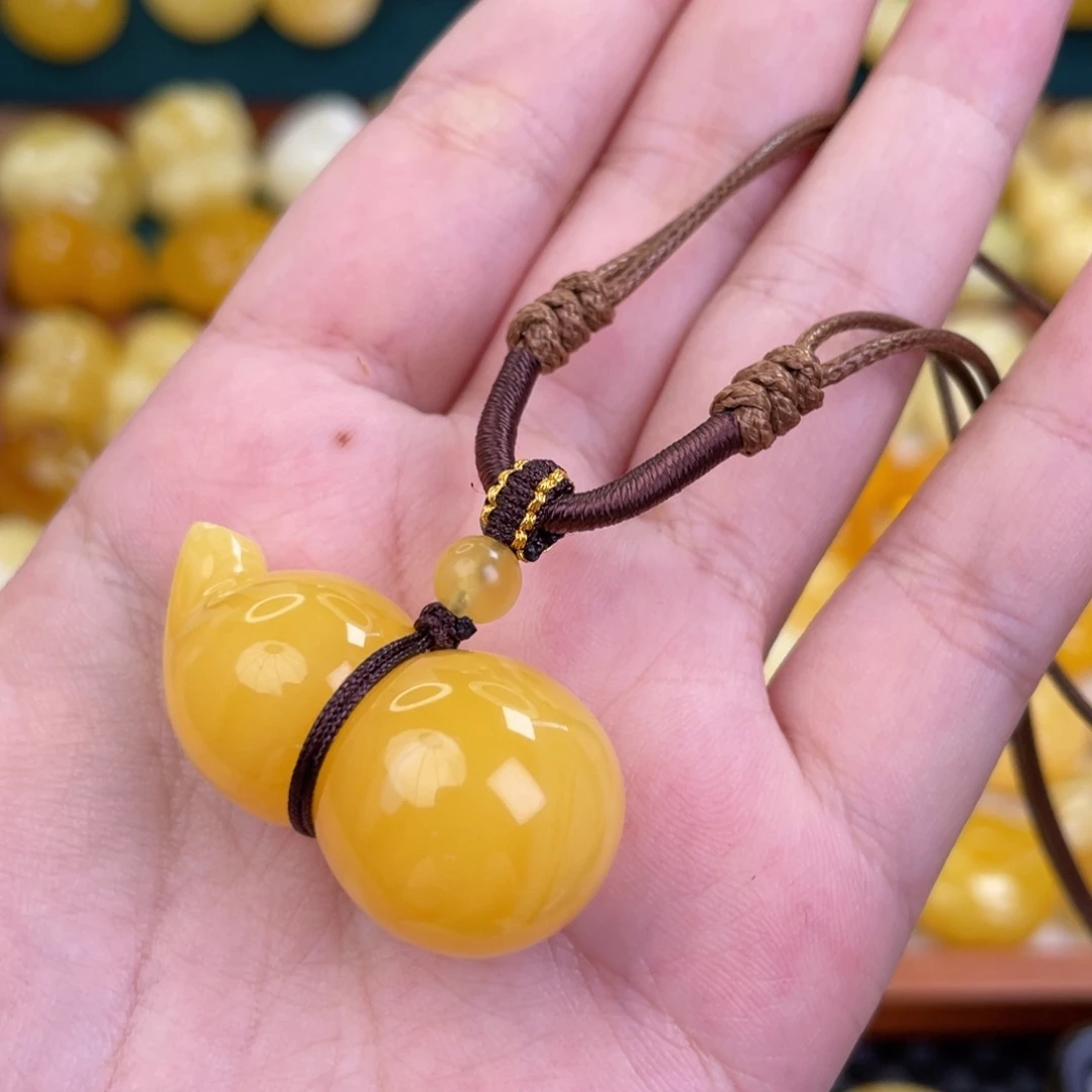 未镶嵌吊坠(赠链)蜜蜡