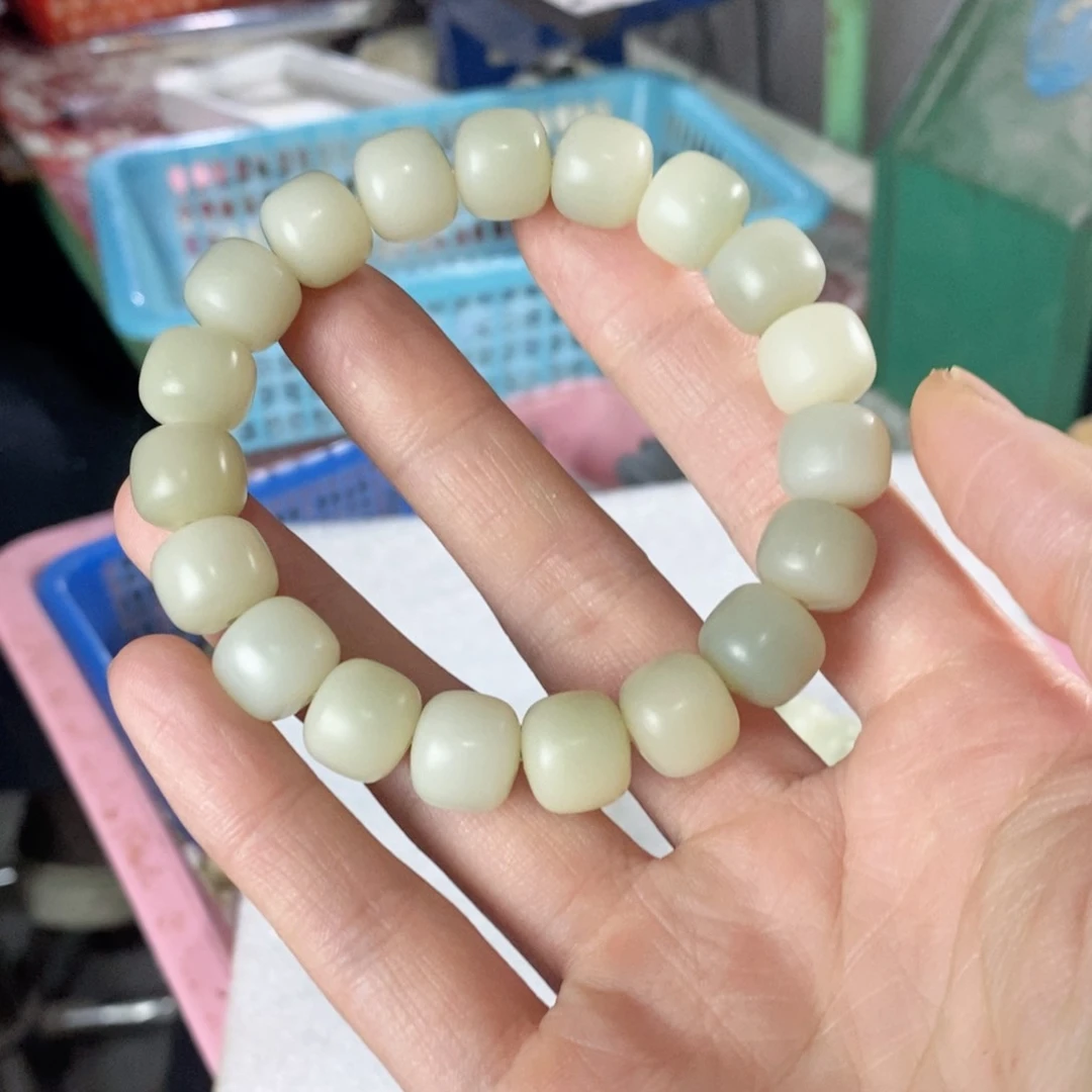 菩提根/象牙果吊坠阿*云