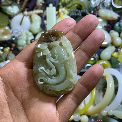 和田玉未镶嵌颈饰