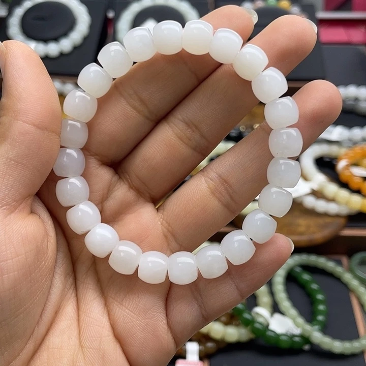 S***峰和田玉未镶嵌手串