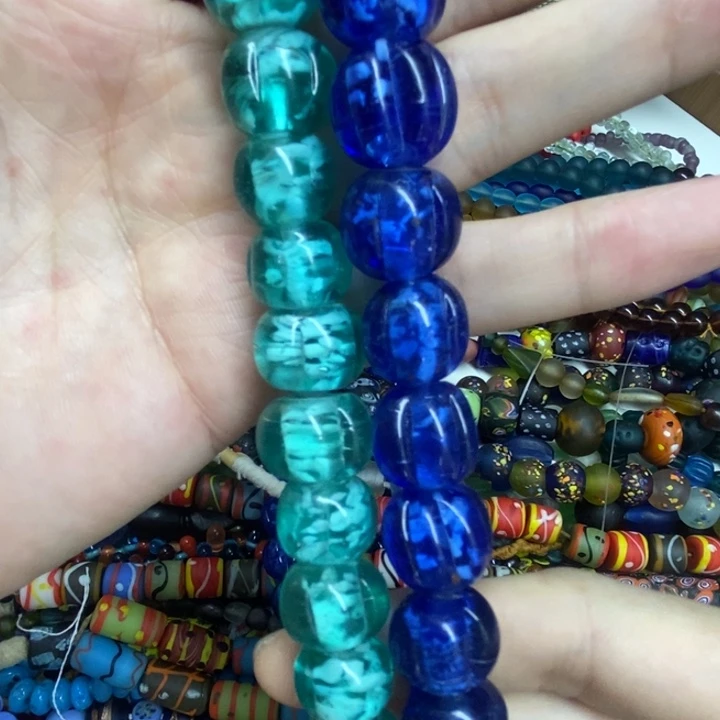 颈饰琉璃飘花瓜珠