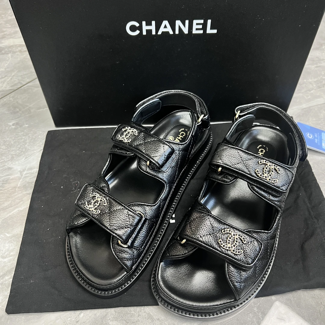 未使用 Chanel/香奈儿 35.5码！黑金魔术贴皮革沙滩凉鞋 黑色夏季