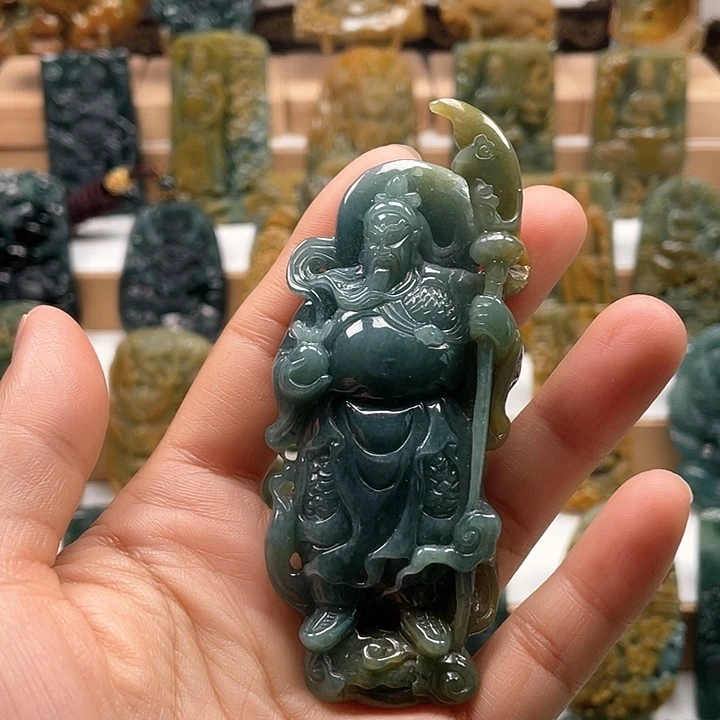 翡翠颈饰未镶嵌天然翡翠A货关公