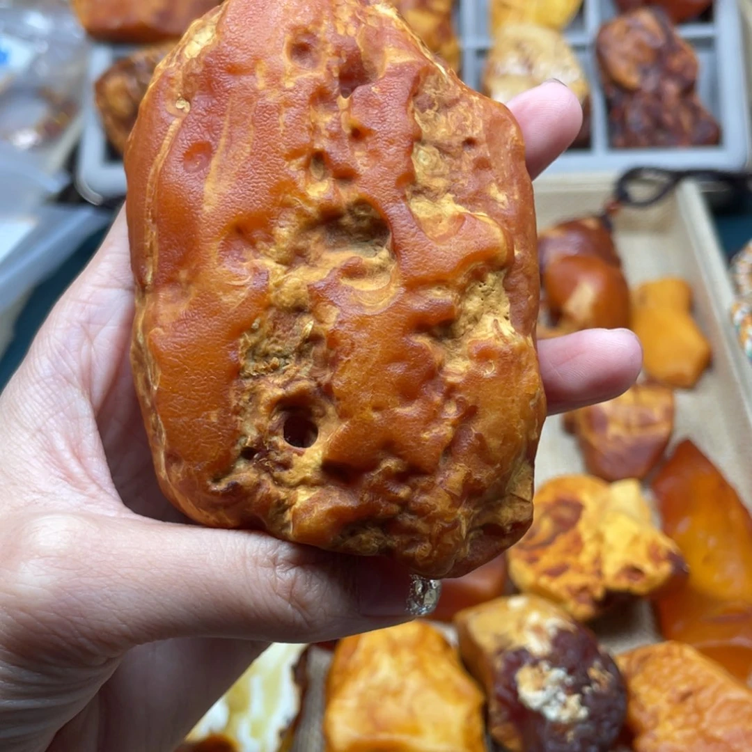 未镶嵌琥珀珠宝奇石