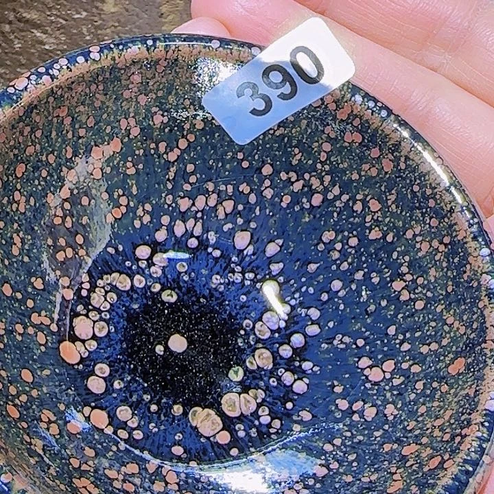 茶盏只有我们俩的钱能拿