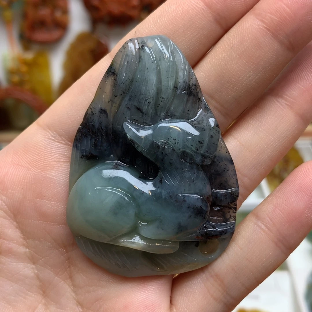 蛇纹石玉未镶嵌颈饰