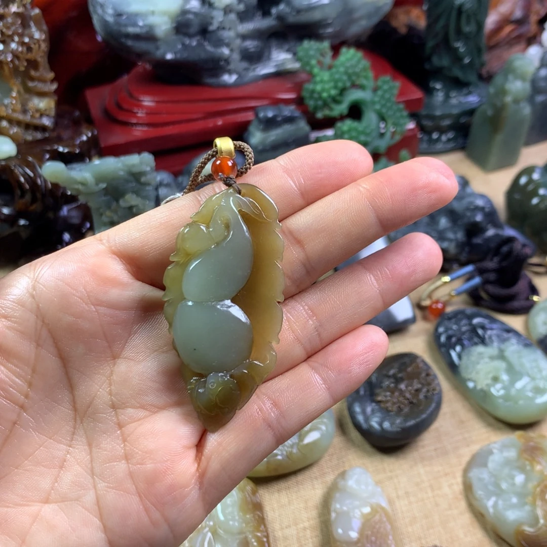 颈饰未镶嵌和田玉