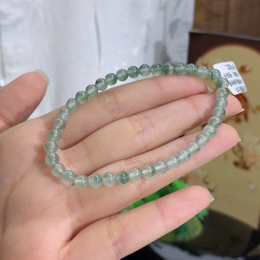 未镶嵌手串翡翠卡4.8冰种飘绿花