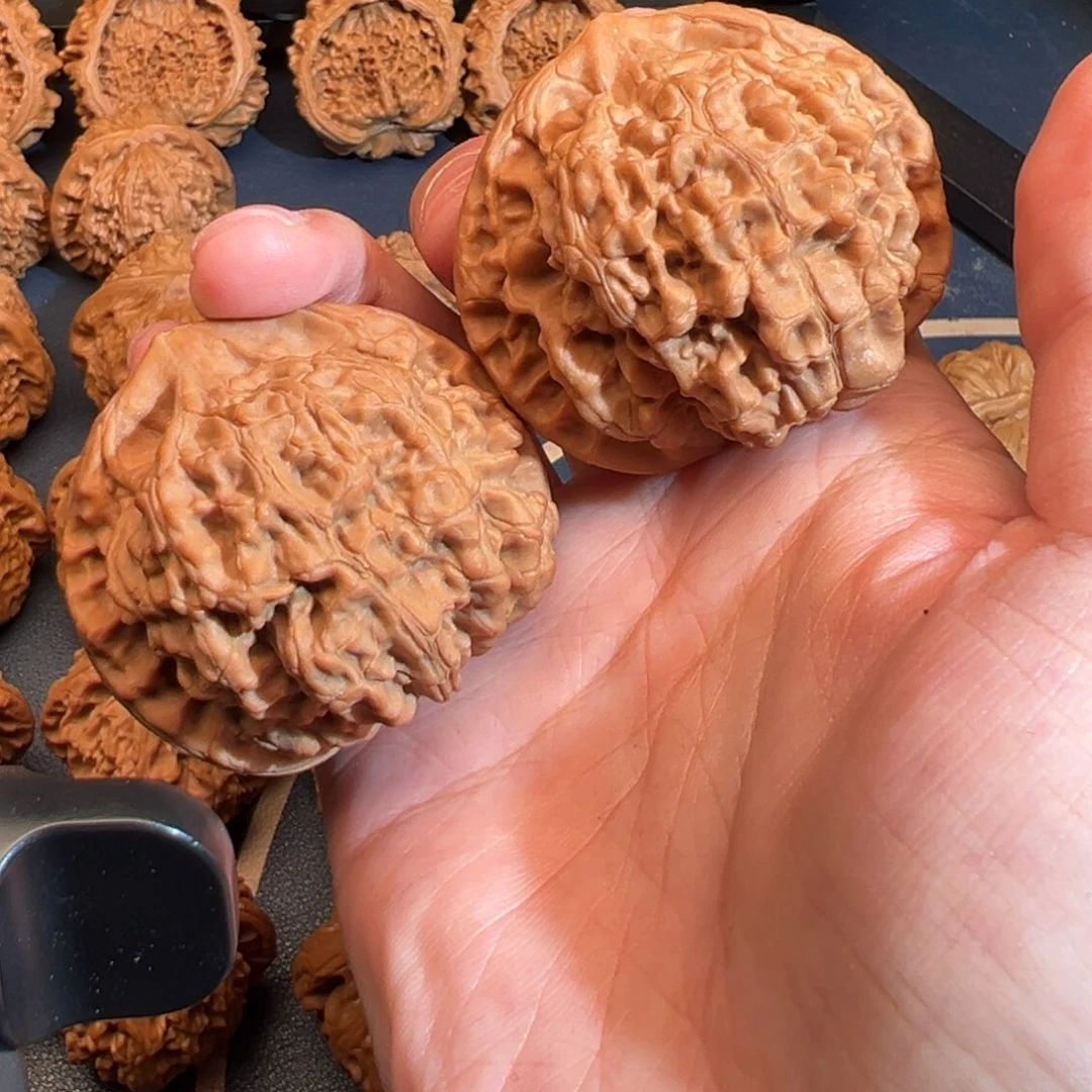 核桃王勇官帽文玩核桃