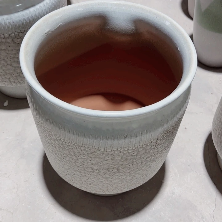 紫砂口径24高度31一只小瑕疵