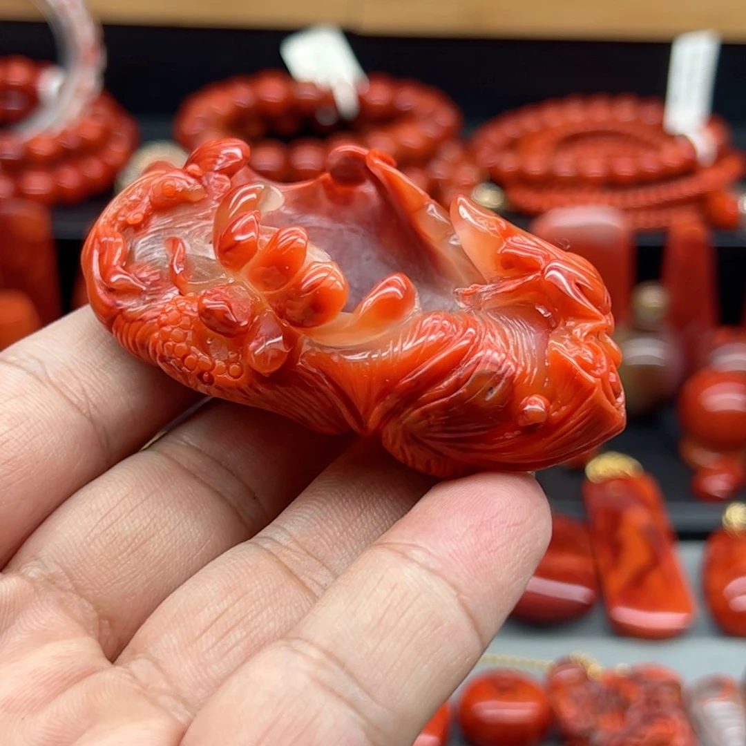 南红玛瑙吊坠未镶嵌